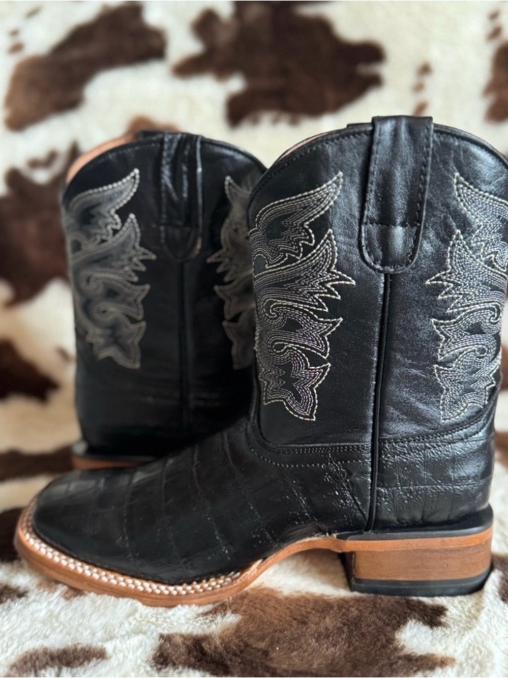 Tanner Mark Kids Black Gator Print Cowboy Boots with Decorative Stitching Size 2